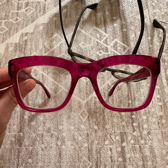 Ray-Ban & more Stylish Black, Brown, and Pink Glasses Set - Picture 4 of 8